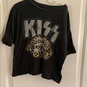 Kiss Black Tee with Leopard Print Design